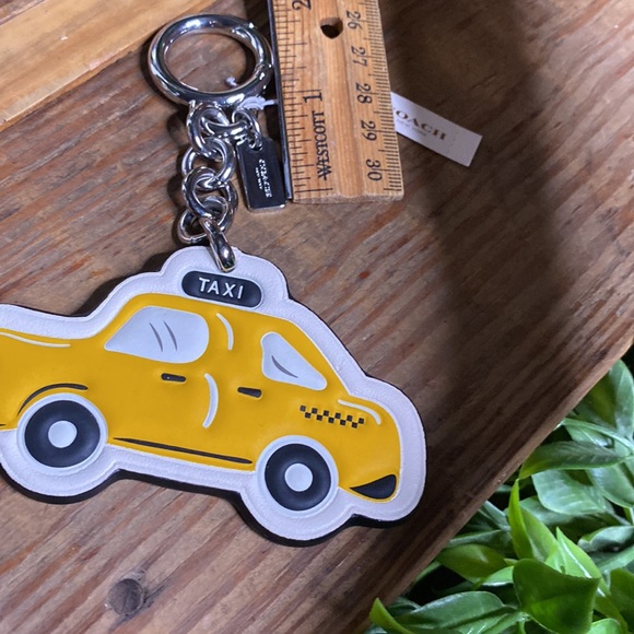 Coach NYC Yellow Checkered Taxi Cab Leather Key Fob Bag Charm Keychain🚕 - Picture 14 of 15